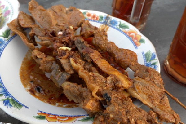 Yuk cicipi Sate Blengong, kuliner khas Brebes